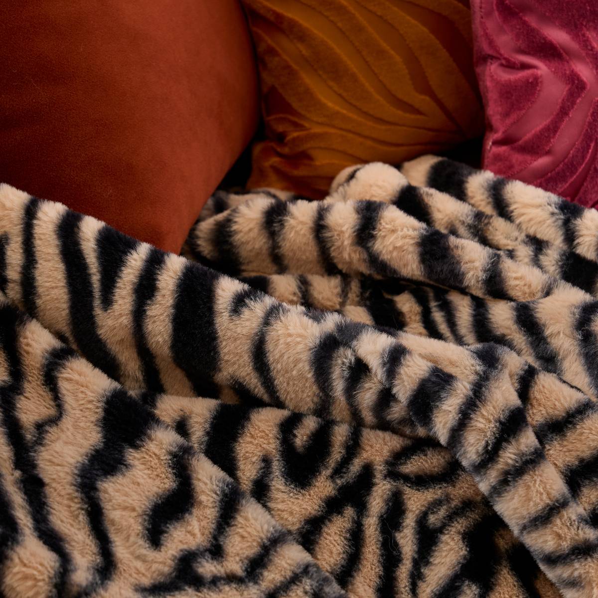 Plaid fausse fourrure imprimé Orana Coussins, plaids Plaids fausse fourrure